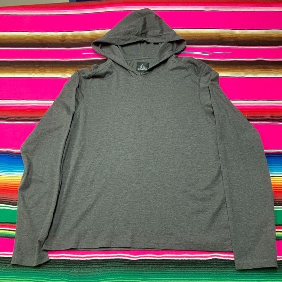 2/$30 prAna Men's Hooded T-Shirt Size Medium Grey Lightweight Pullover - Picture 3 of 7